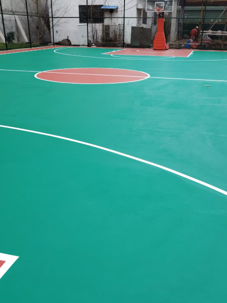 虎丘 球场长期使用易出现地面开裂